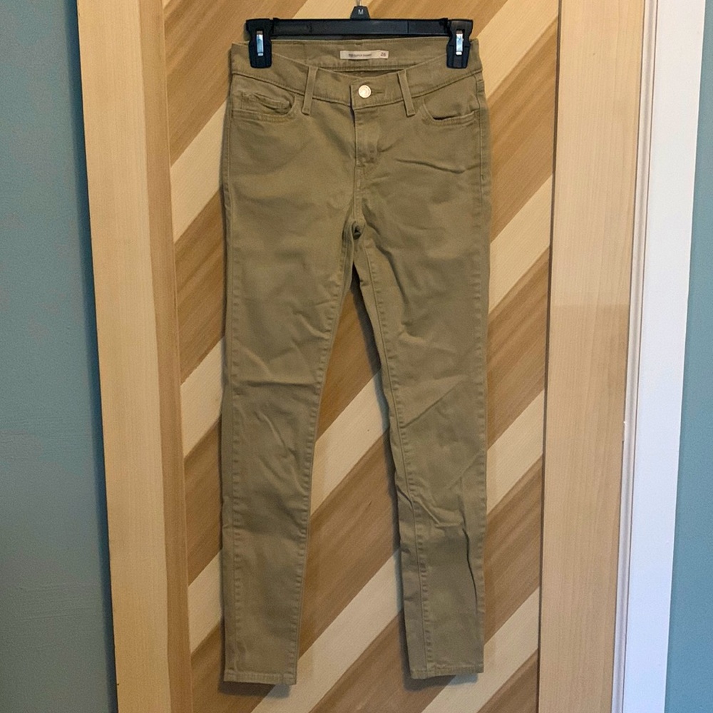 Size 26 Levi Super Skinny Khakis